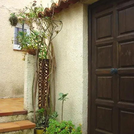 Maison Charmante A Sainte-marie Avec Grand Jardin 度假居