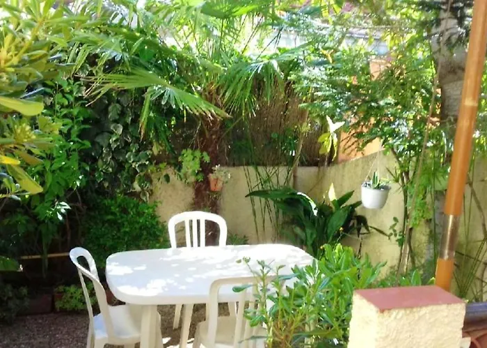 Maison Charmante A Sainte-marie Avec Grand Jardin *